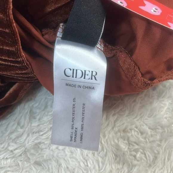 Cider chocolate brown velvet and lace tiered ruffle mini skirt skort, med NWT - Picture 7 of 8